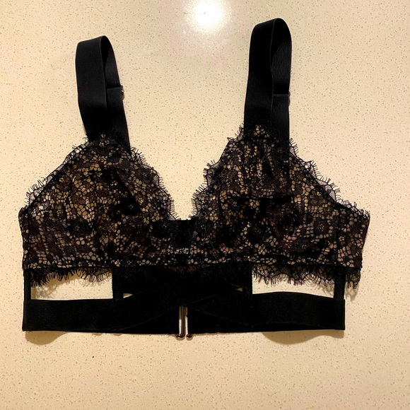 Victoria’s Secret Black & Tac Lace Bra - Picture 1 of 3